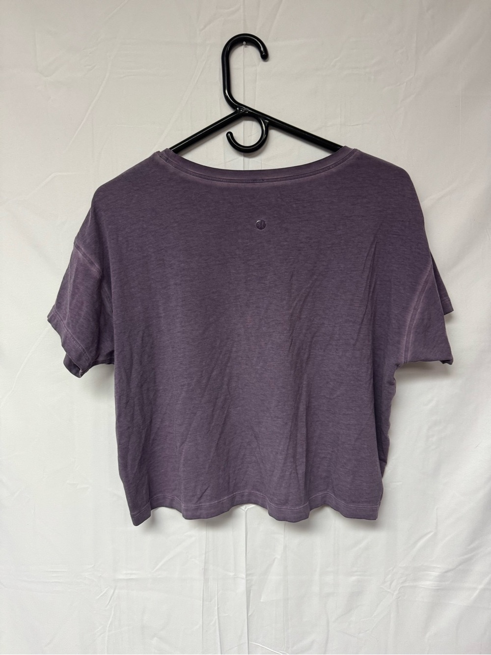 Lululemon Women's Purple Cropped Tee